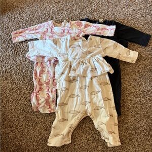 kate quinn Baby One-Piece Set in Cream, Black, Pink